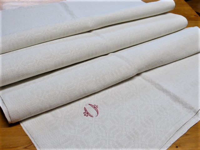 Weiße Tischdecke Leinen handgewebt grafisches Muster Mittelnaht rot weißes Mono SO 140x169
