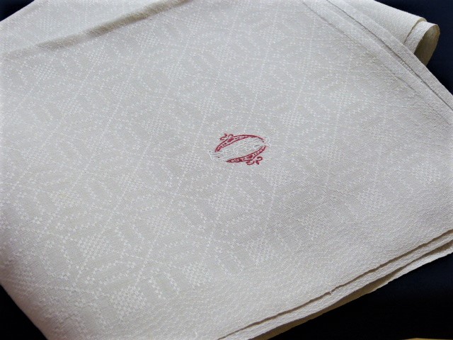 Weiße Tischdecke Leinen handgewebt grafisches Muster Mittelnaht rot weißes Mono SO 140x169