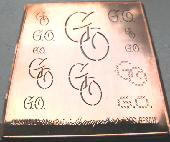 GO - 12 Monogrammvariationen - Kupferschablone