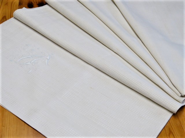Tischdecke handgewebtes Leinen glänzende Kästchen Prunkmonogramm AF