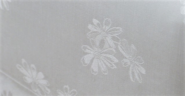 Antike  Leinentischdecke dichter Blumenkranz am Rand Blütencluster im Innenteil Mono EF 167 x 180 cm