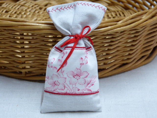 Hübsches Duftsäckchen aus Leinen ganz mit Lavendelblüten Provence gefüllt 7 x 14 cm
