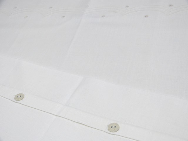 2 weiße ungebrauchte gemangelte Kopfkissenbezüge Baumwolle 3 x Umrandung Lochstickerei 75 x 75 cm