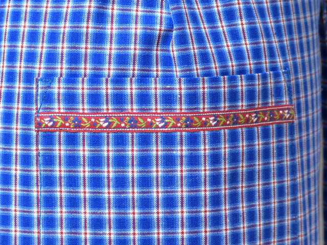 Halbschürze Blau weiß rot kariert 2 Taschen schmales Schmuckband 68 cm lang