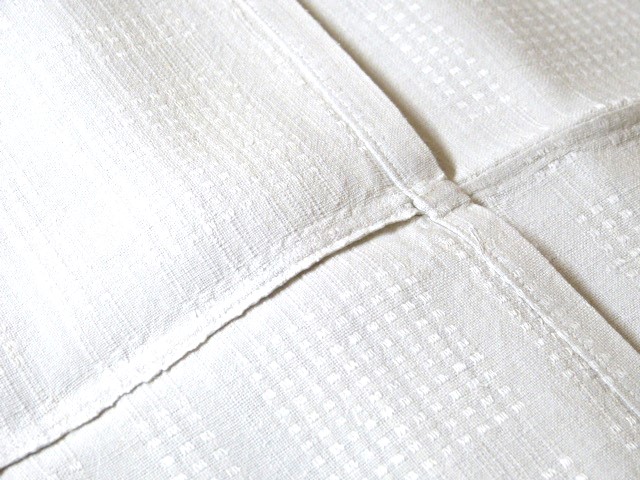 Leinentischdecke handgewebt Mittelnaht Muster weiße Karos kleine Quadrate Mono FH  104x129